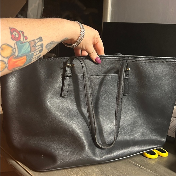 Michael Kors XXL Black Tote - Picture 4 of 6